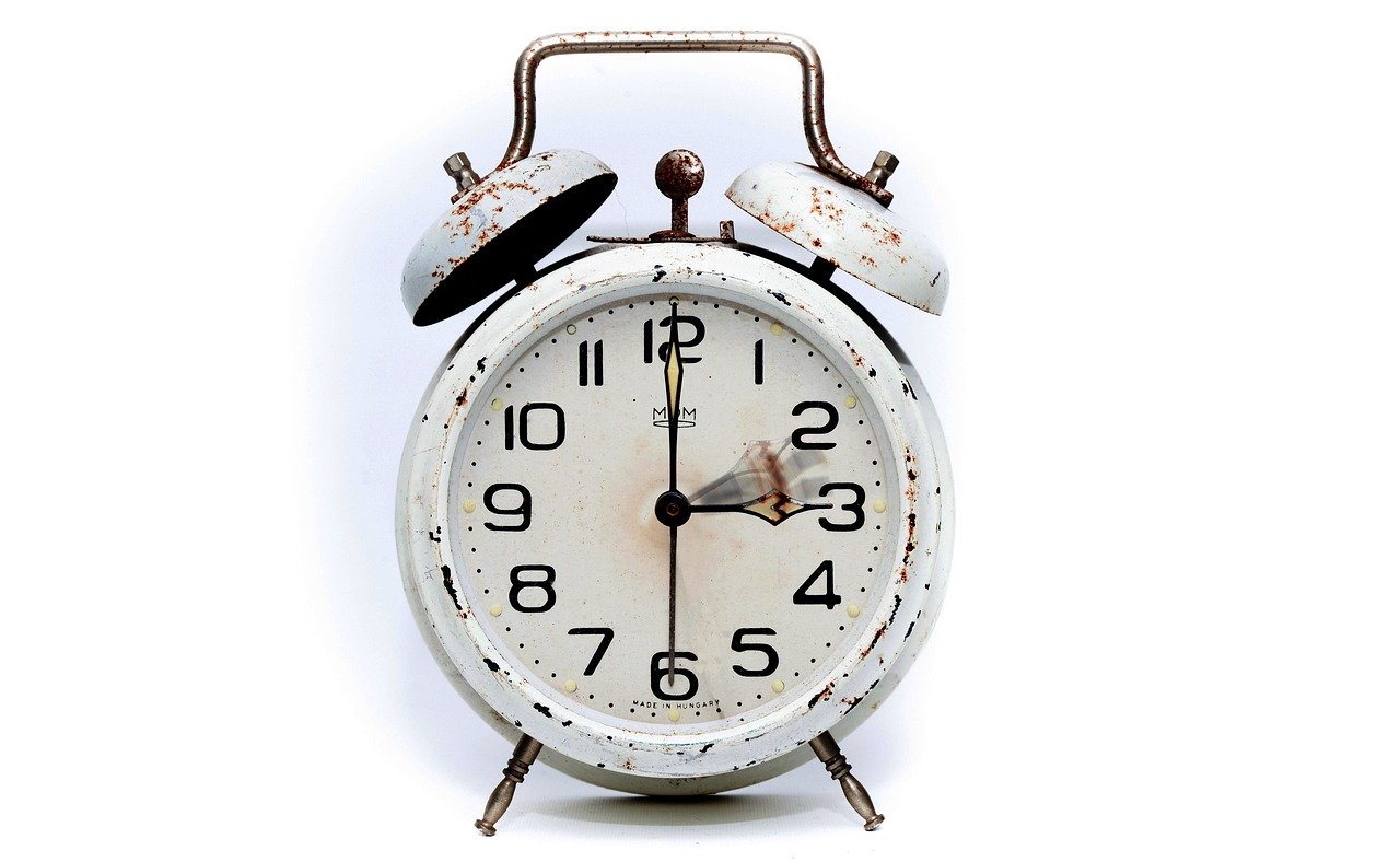 How Circadian Rhythms Affect Sleep and Energy: A Complete Guide